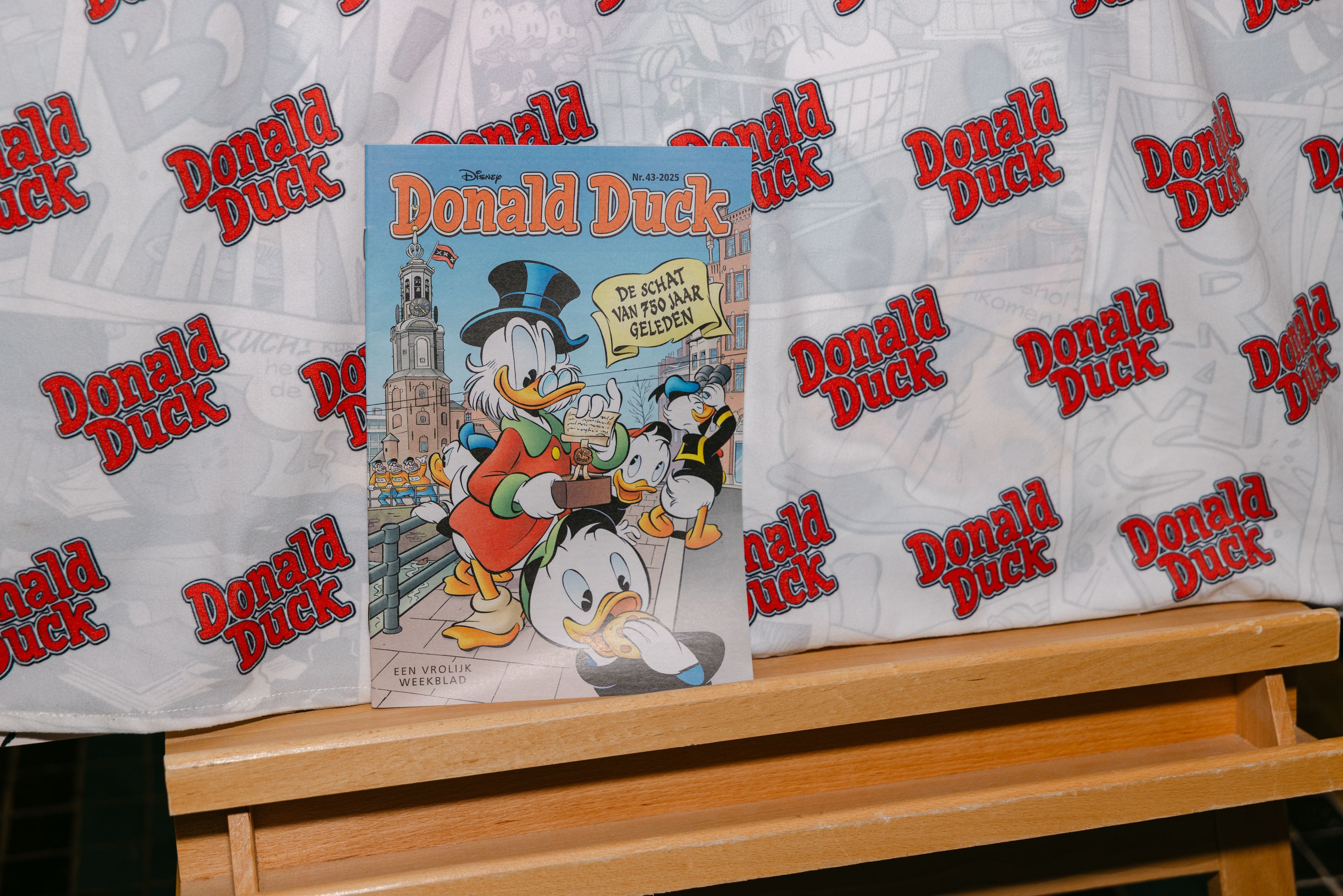 Onthulling van de Donald Duck-editie 750 jaar Amsterdam in het Stadsarchief — beeld 2