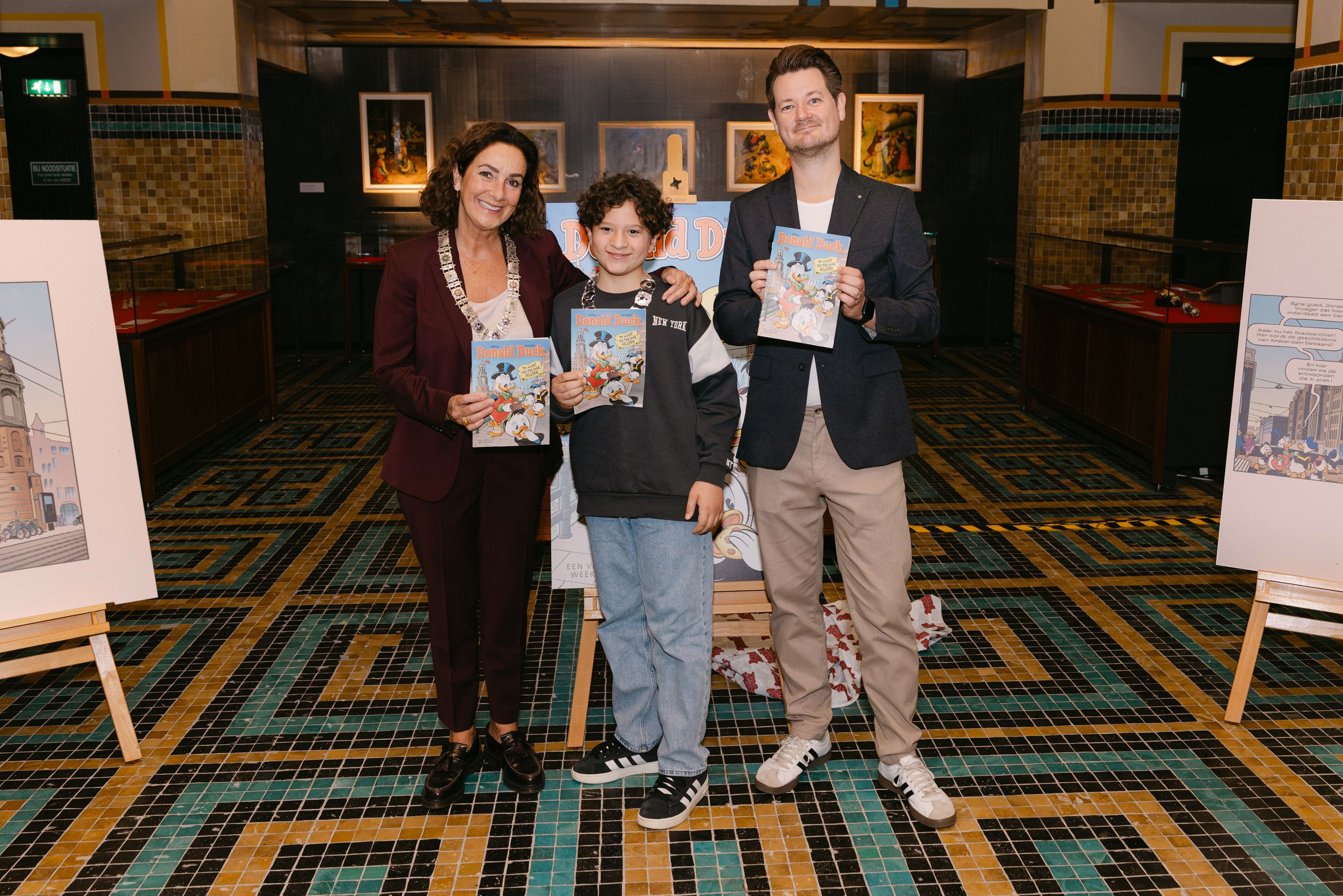 Onthulling van de Donald Duck-editie 750 jaar Amsterdam in het Stadsarchief — beeld 9