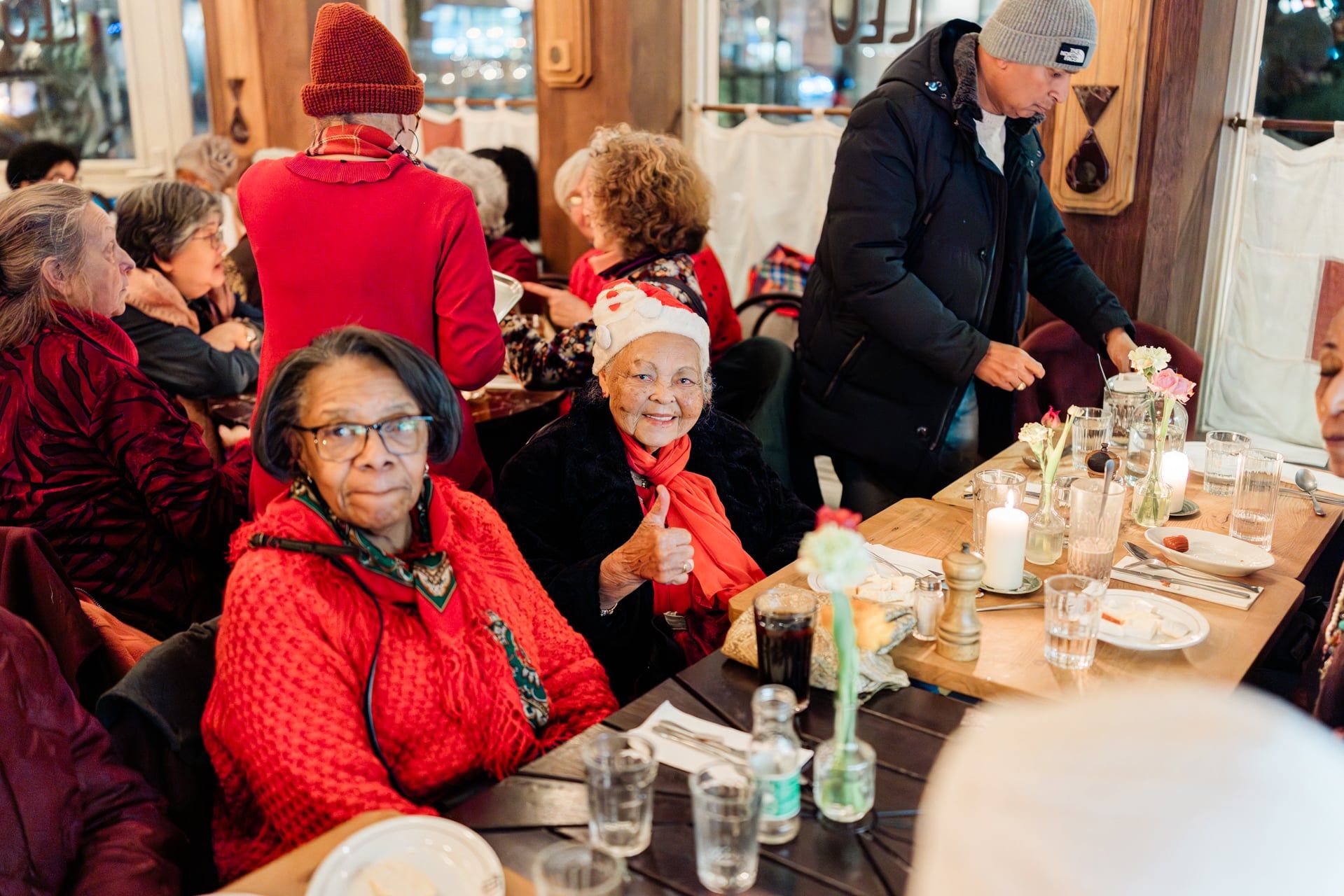 Kerstdiner van Stichting SAN voor buurtbewoners in Amsterdam-Oost — beeld 9