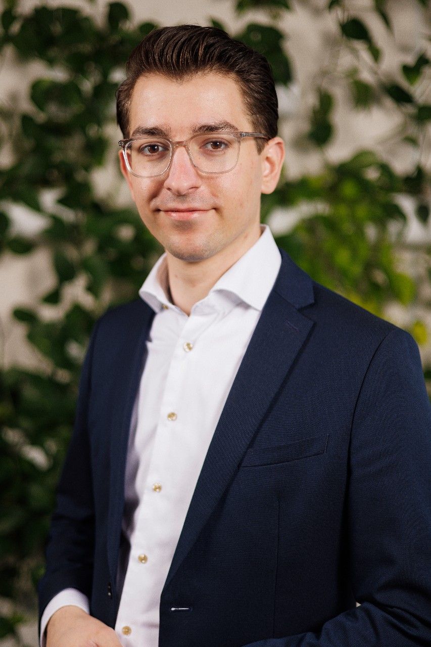 Bedrijfsportret als onderdeel van een teamfotoshoot bij de Randstedelijke Rekenkamer